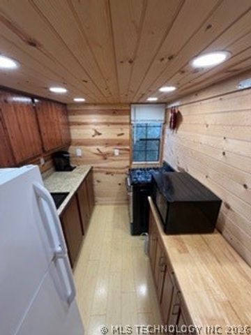 383 Hickory, Canadian, OK 74425