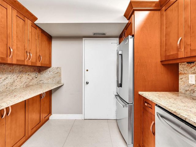 4400 HILLCREST 617B, Hollywood, FL 33021