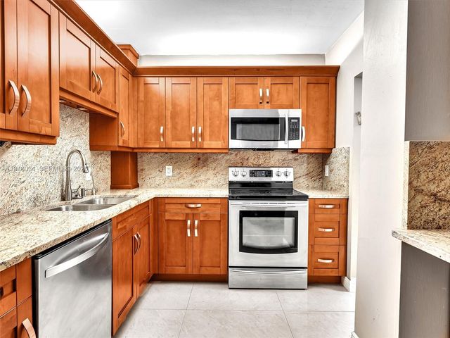 4400 HILLCREST 617B, Hollywood, FL 33021