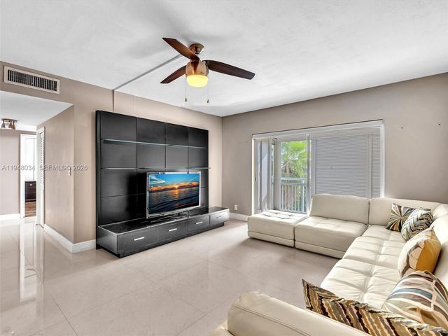 4400 HILLCREST 617B, Hollywood, FL 33021