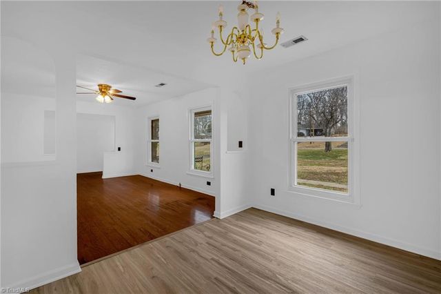 1034 Pine Knolls Road, Kernersville, NC 27284