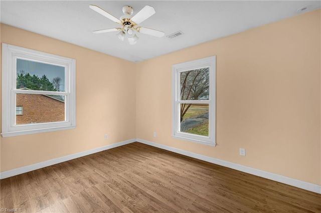 1034 Pine Knolls Road, Kernersville, NC 27284