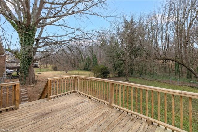 1034 Pine Knolls Road, Kernersville, NC 27284