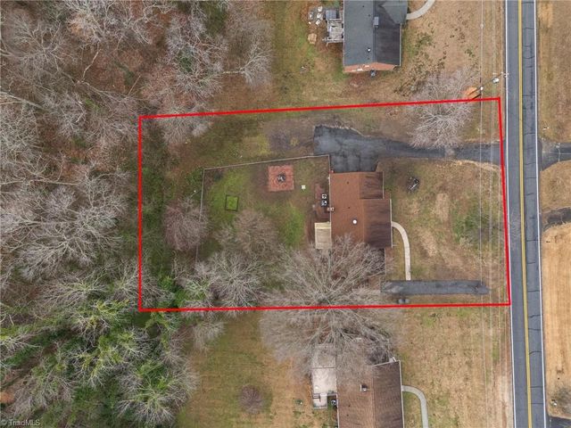 1034 Pine Knolls Road, Kernersville, NC 27284