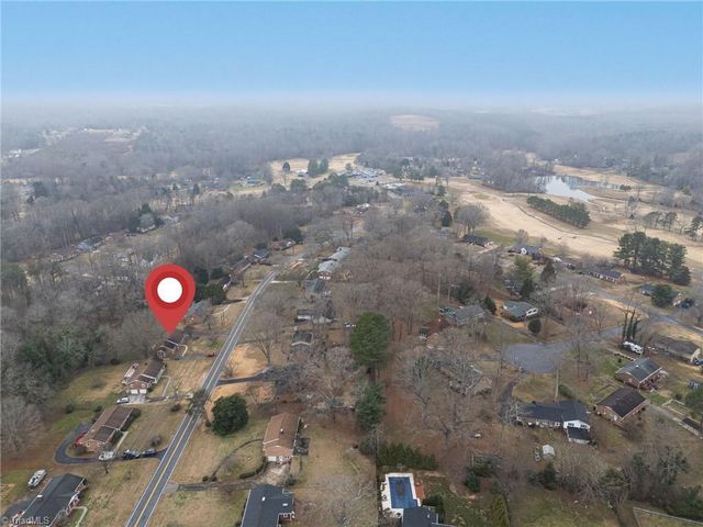 1034 Pine Knolls Road, Kernersville, NC 27284