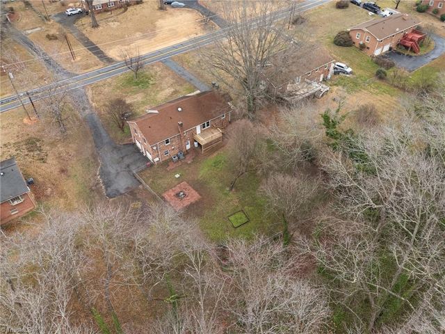 1034 Pine Knolls Road, Kernersville, NC 27284