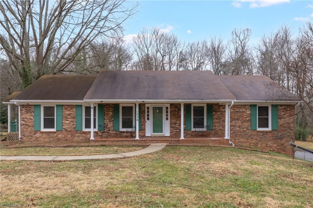 1034 Pine Knolls Road, Kernersville, NC 27284
