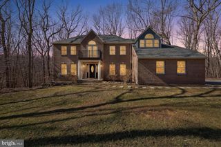 823 HAPPY CREEK LN, West Chester, PA 19380