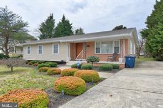 9401 SURRATTS MANOR DR, Clinton, MD 20735