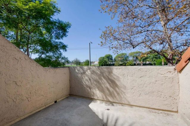 383 N Melrose Drive F, Vista, CA 92083