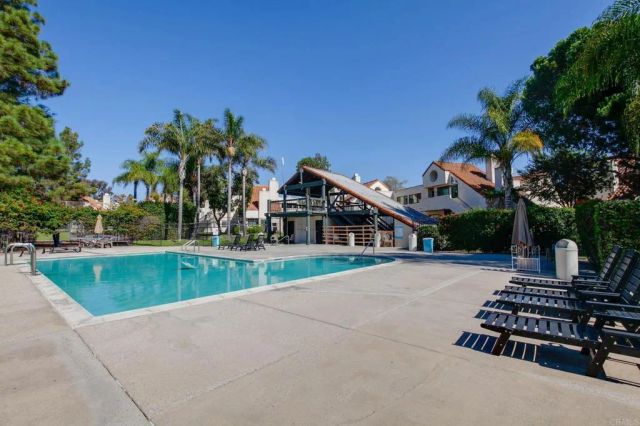 383 N Melrose Drive F, Vista, CA 92083