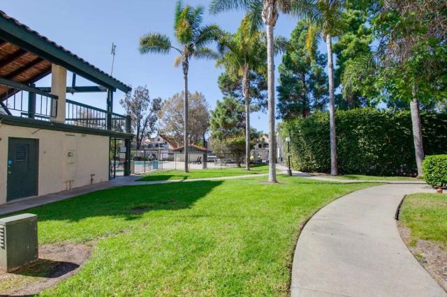 383 N Melrose Drive F, Vista, CA 92083