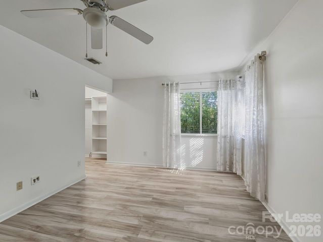 1077 Sardis Cove Drive, Charlotte, NC 28270