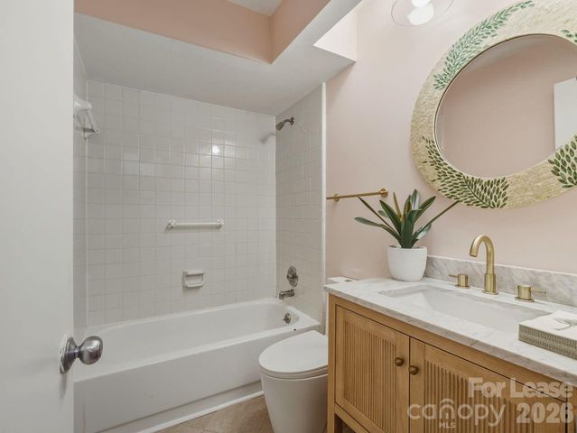 1077 Sardis Cove Drive, Charlotte, NC 28270