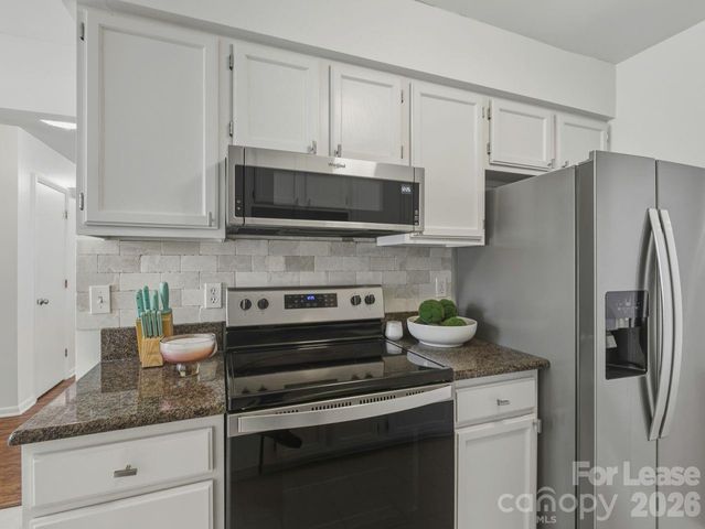 1077 Sardis Cove Drive, Charlotte, NC 28270