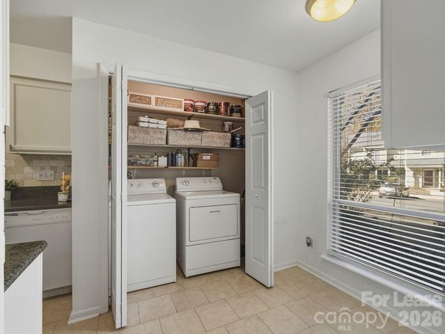 1077 Sardis Cove Drive, Charlotte, NC 28270