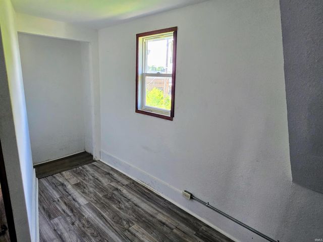 107 W Fairview Avenue, South Bend, IN 46614