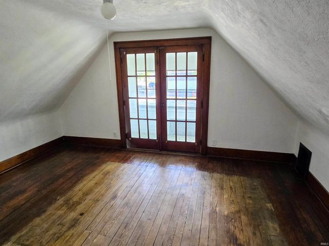 107 W Fairview Avenue, South Bend, IN 46614