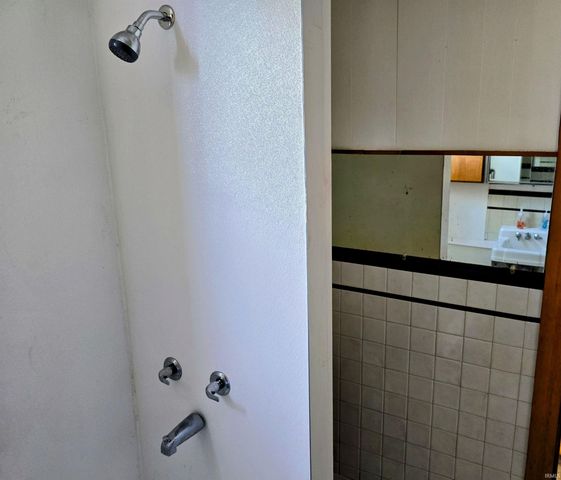 107 W Fairview Avenue, South Bend, IN 46614