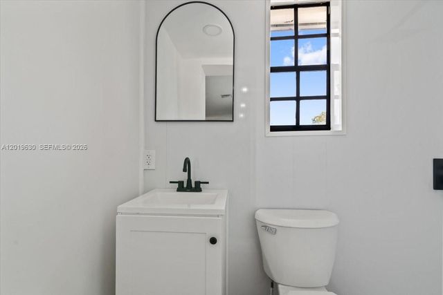 1409 NW 44th St A, Miami, FL 33142
