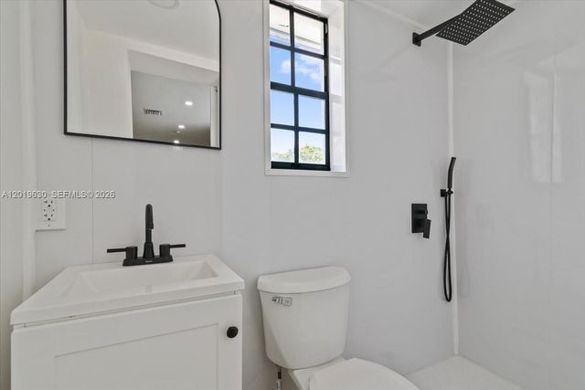 1409 NW 44th St A, Miami, FL 33142