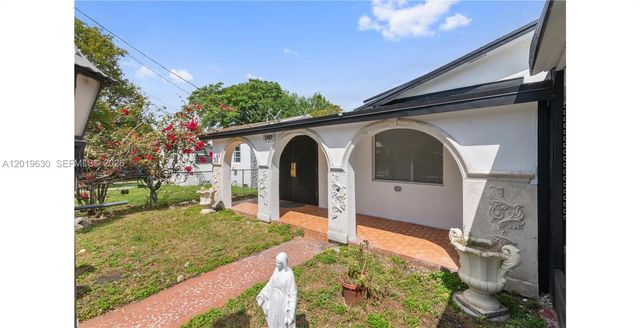 1409 NW 44th St A, Miami, FL 33142