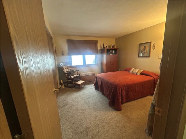 308 Clubhouse Dr, South Strabane, PA 15301