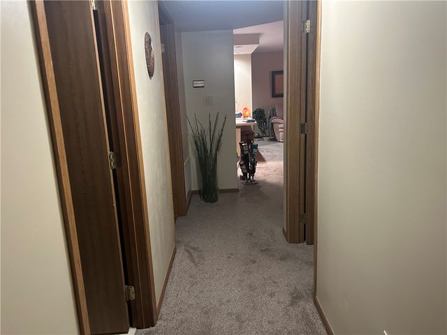 308 Clubhouse Dr, South Strabane, PA 15301