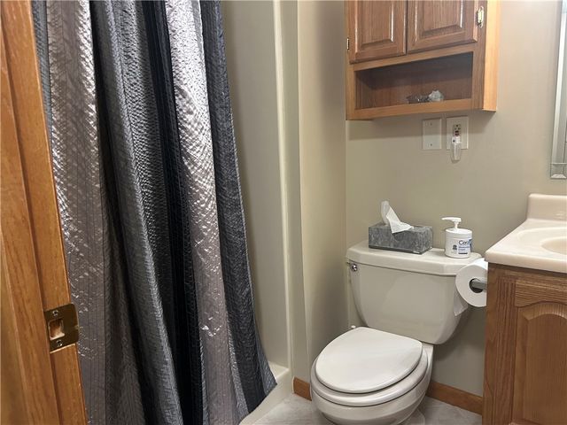 308 Clubhouse Dr, South Strabane, PA 15301