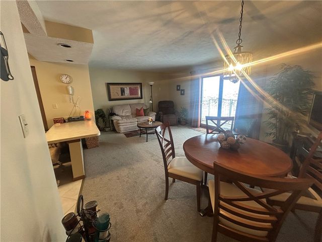 308 Clubhouse Dr, South Strabane, PA 15301