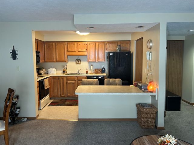 308 Clubhouse Dr, South Strabane, PA 15301