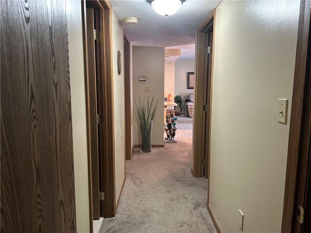 308 Clubhouse Dr, South Strabane, PA 15301