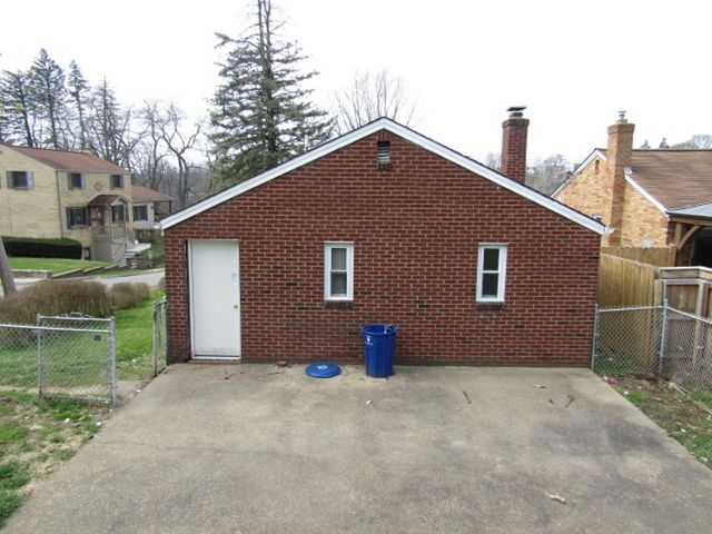 2291 Bernard St, Overbrook, PA 15234