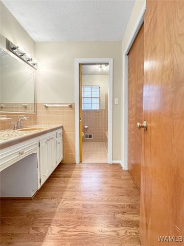 716 Downs Ave, Gardendale, AL 35071