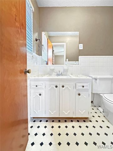 716 Downs Ave, Gardendale, AL 35071