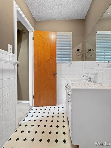 716 Downs Ave, Gardendale, AL 35071