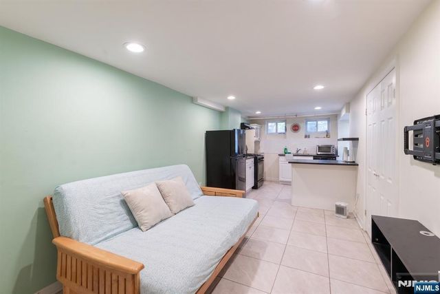 140A Clendenny Avenue, Jersey City, NJ 07304