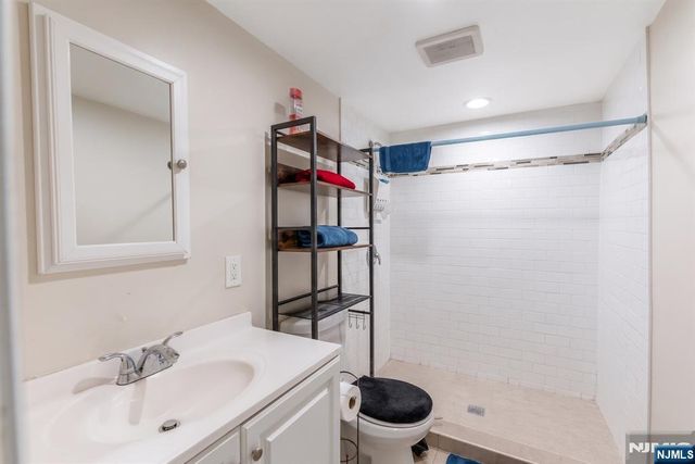 140A Clendenny Avenue, Jersey City, NJ 07304