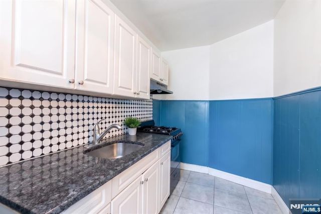 140A Clendenny Avenue, Jersey City, NJ 07304