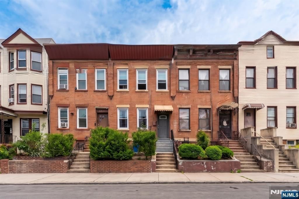 140A Clendenny Avenue, Jersey City, NJ 07304