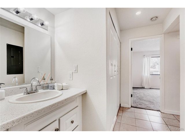 540 S Forest St 5-206, Denver, CO 80246