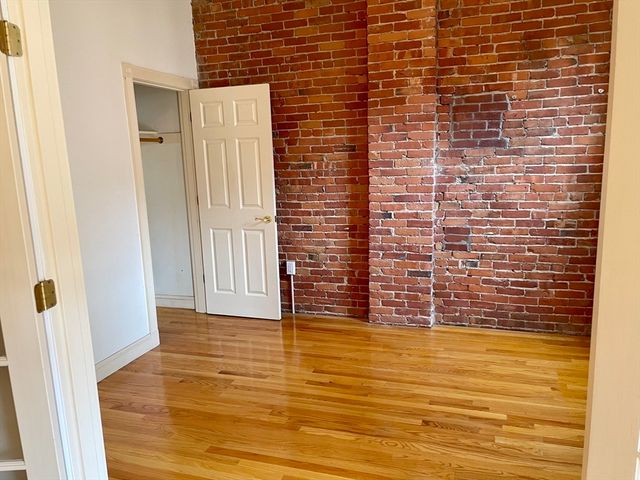 123 Newbury Street 4, Boston, MA 02116