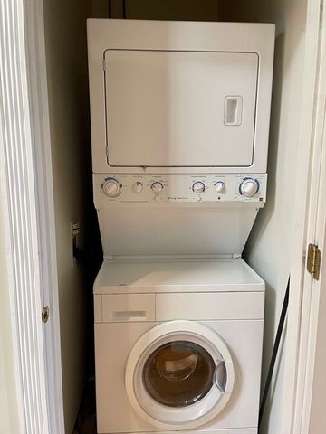 123 Newbury Street 4, Boston, MA 02116