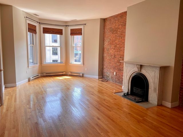 123 Newbury Street 4, Boston, MA 02116