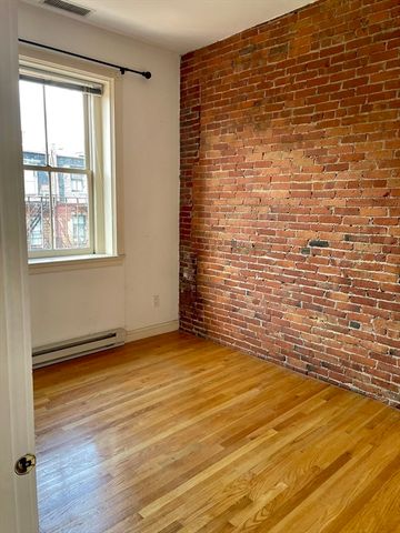 123 Newbury Street 4, Boston, MA 02116