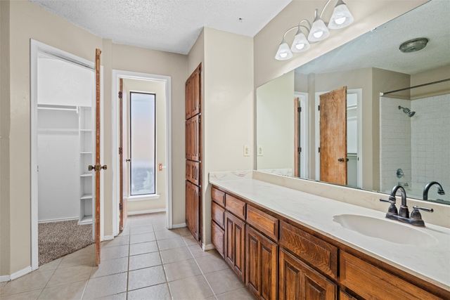 5601 Kingstree Court, Arlington, TX 76017