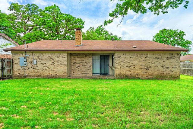 5601 Kingstree Court, Arlington, TX 76017