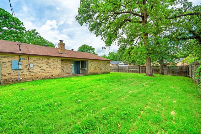 5601 Kingstree Court, Arlington, TX 76017