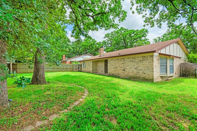 5601 Kingstree Court, Arlington, TX 76017