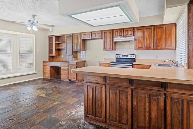 5601 Kingstree Court, Arlington, TX 76017